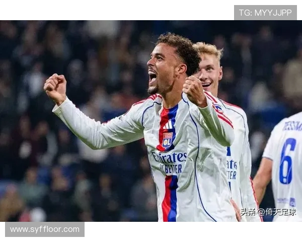 巴黎圣日耳曼对阵马赛：法甲巅峰对决，两队火力全开，谁能笑到最后